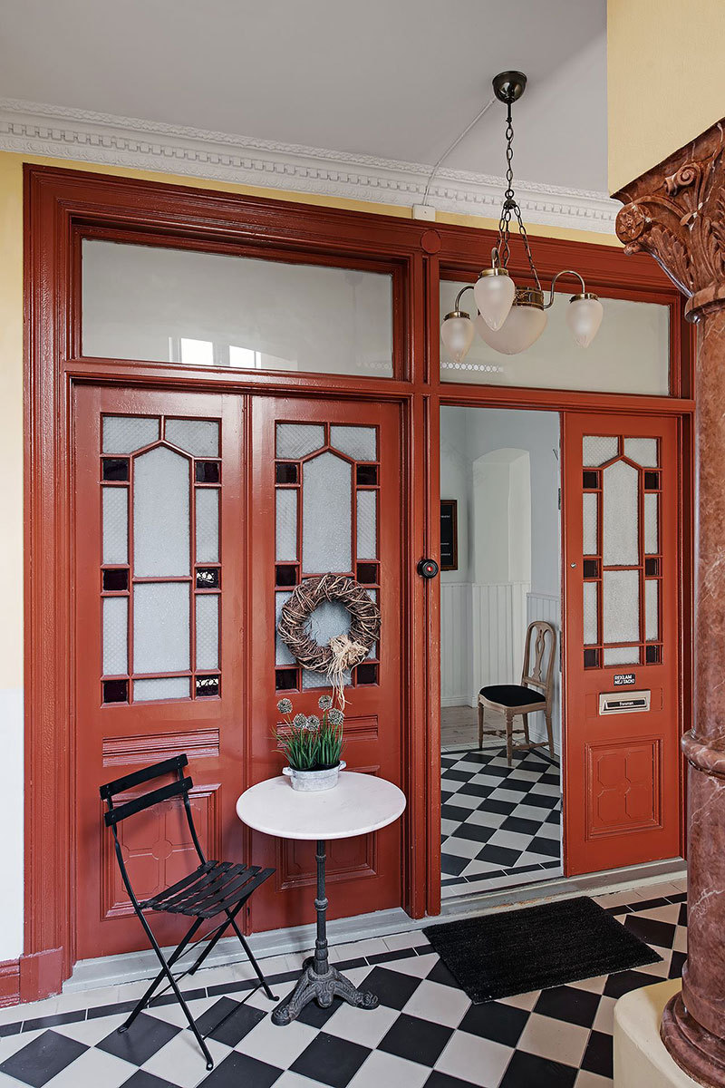 宽敞的厨房和餐厅里的图书馆:瑞典的大公寓-34