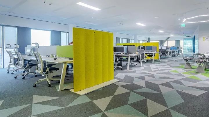 科幻未来主义元素融入的 Thales 泰雷兹办公室设计-45