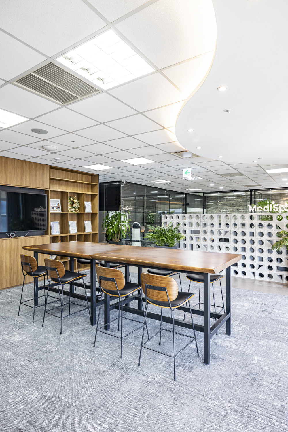 现代简约共享办公空间设计-22