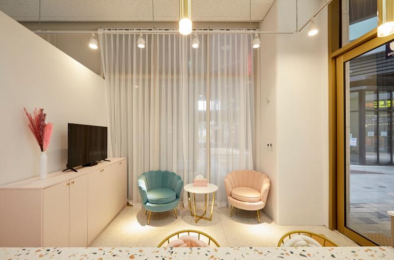 现代简约，十平米打造温馨美容小店-7