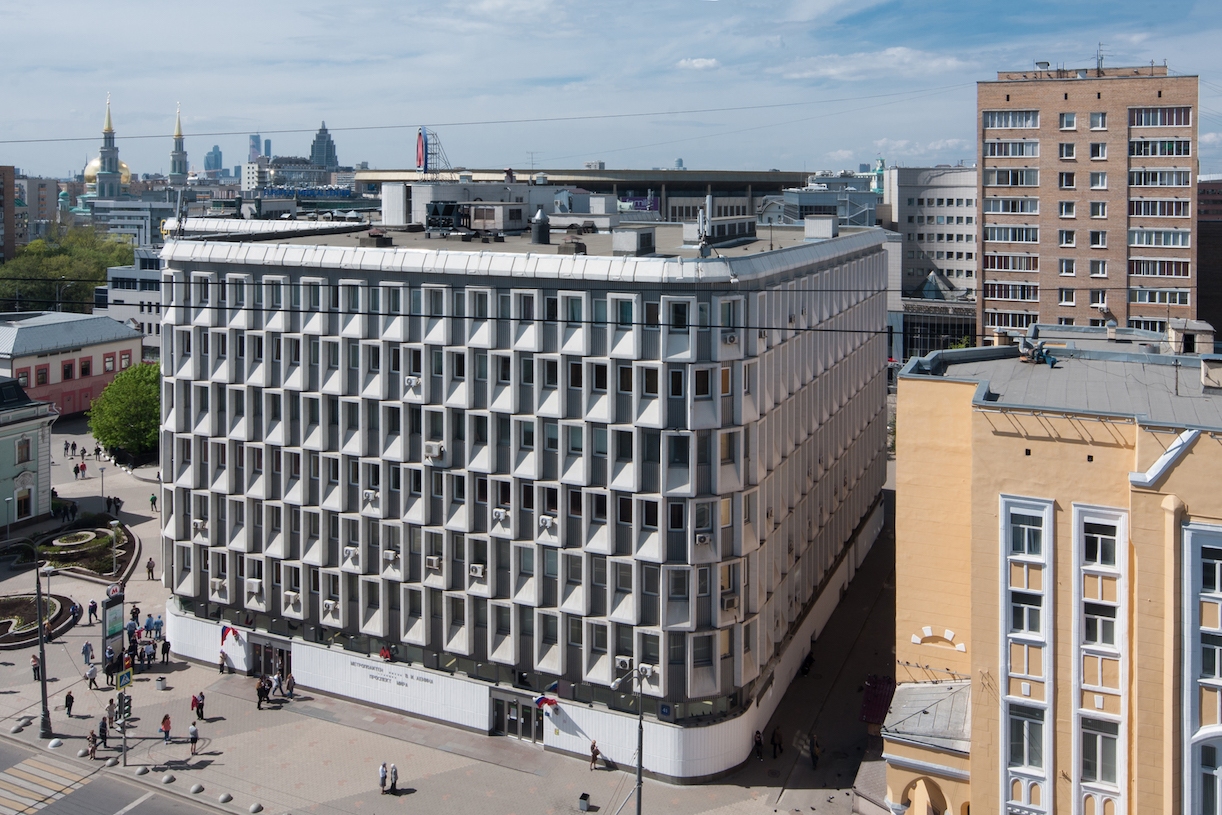 设计师打造复古风格餐厅，重现 80 年代回忆-7
