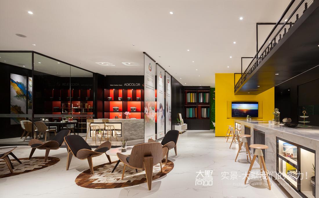 单色涂料打造的艺术空间-16