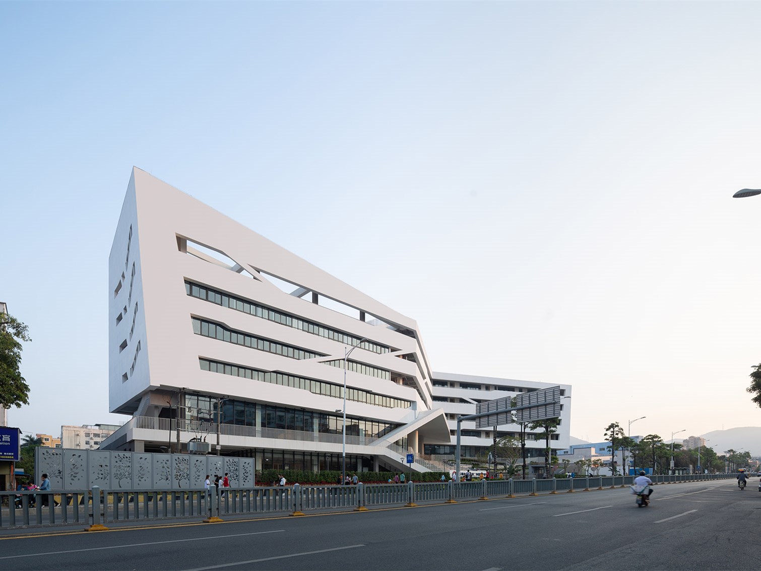 深圳市龙华区第二外国语学校丨中国深圳丨坊城设计-3