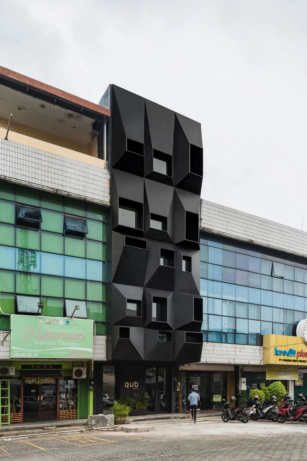 Qub Rooms 酒店 · 简约工业风的精致设计丨印度丨Tamara Wibowo Architects-2