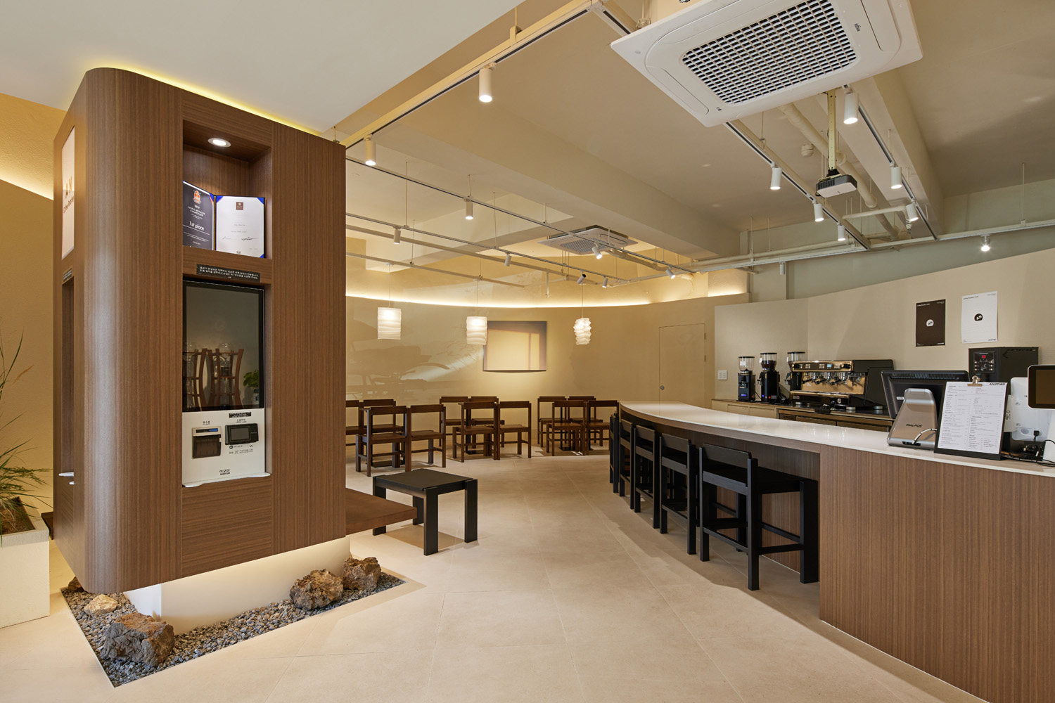 白色与木质，打造 27 平米高级公寓-5