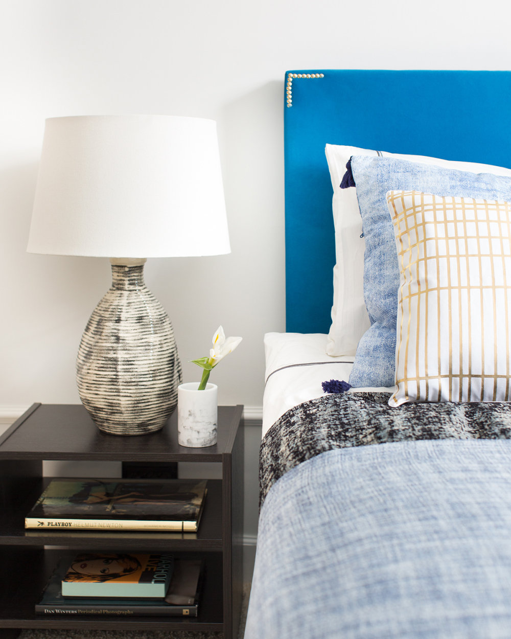 柔和灯光打造舒适卧室空间丨ELLEdecoration-6