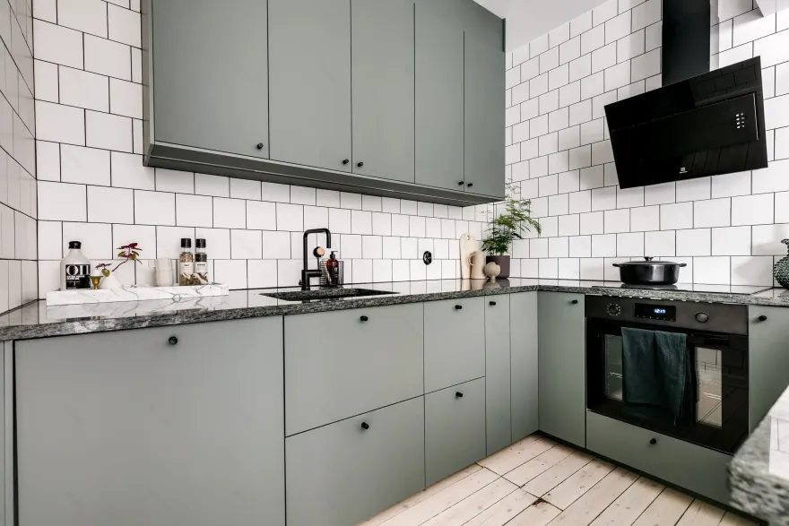 瑞典 71m2 公寓 | 绿色与玻璃的完美融合-10