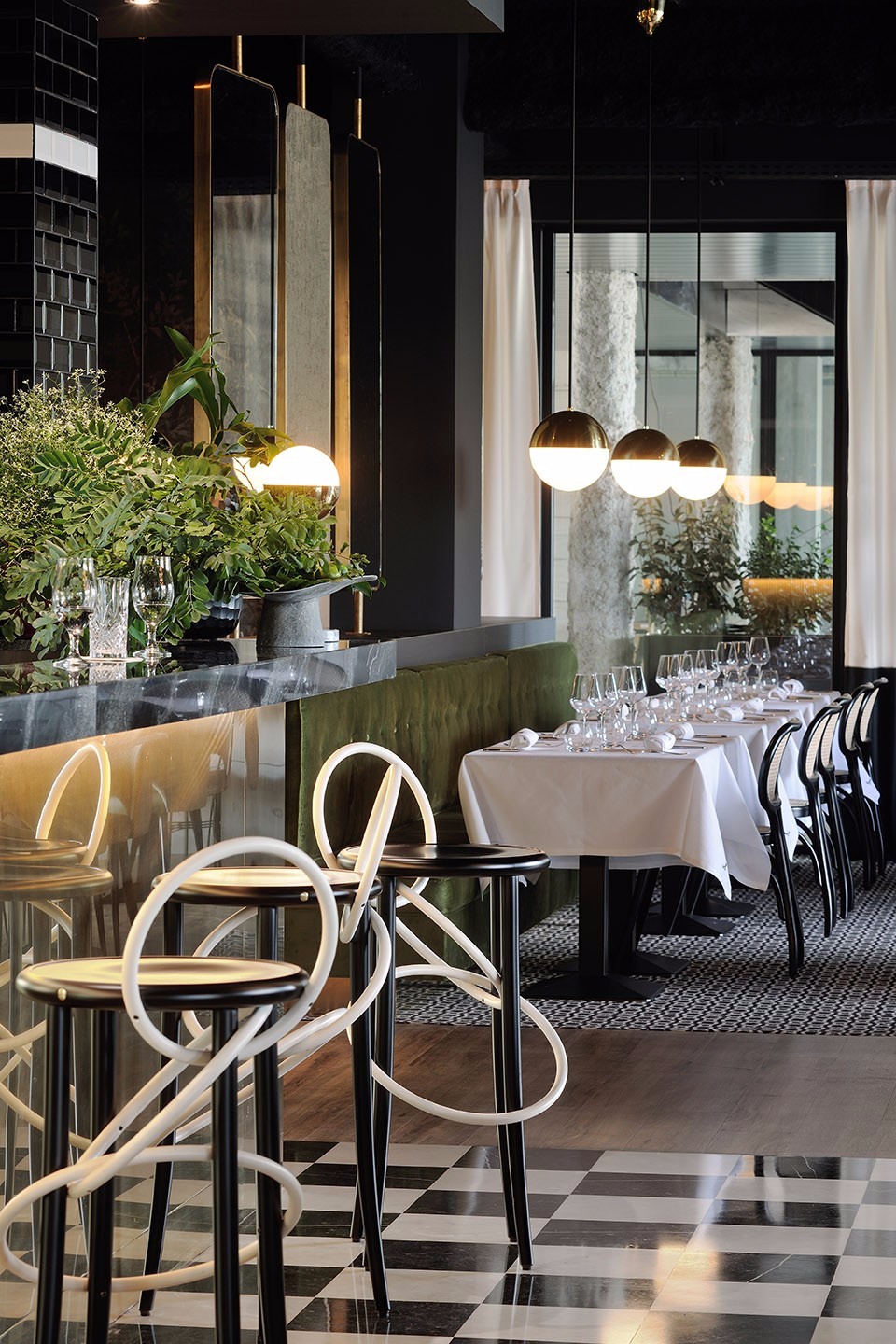 法国里昂La Forêt Noire餐厅  Claude Cartier-10