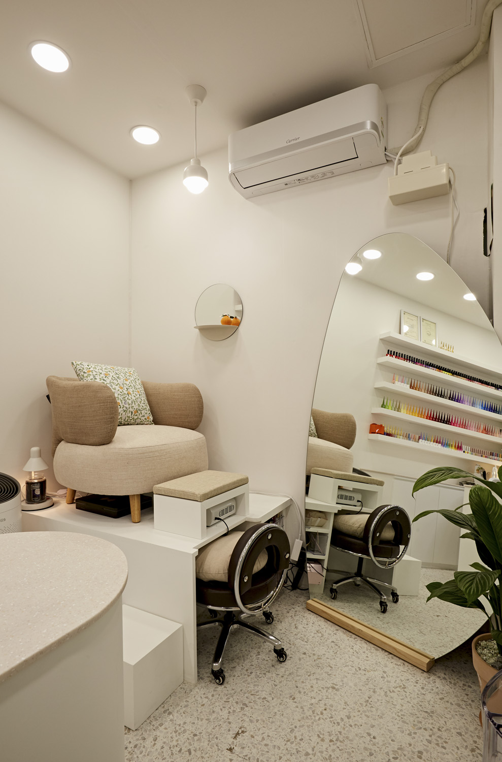 极简白诠释四坪小店的精致魅力-9