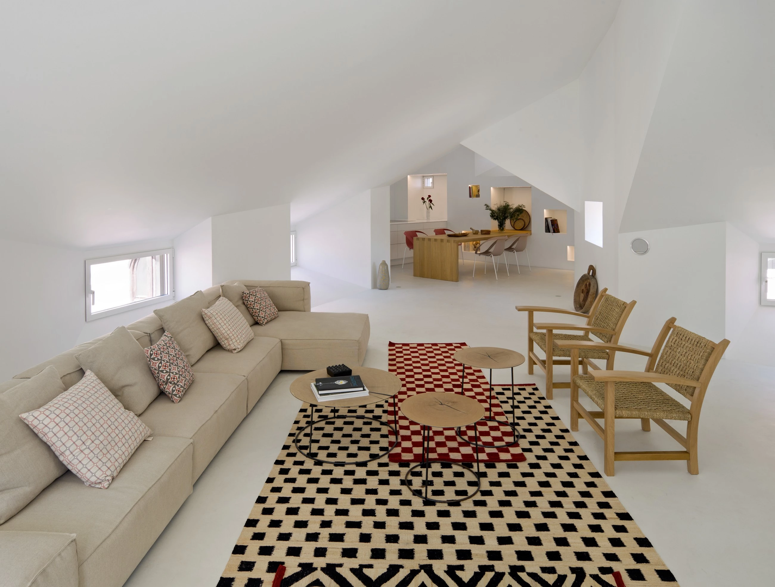 融合传统与现代的西班牙公寓设计-18