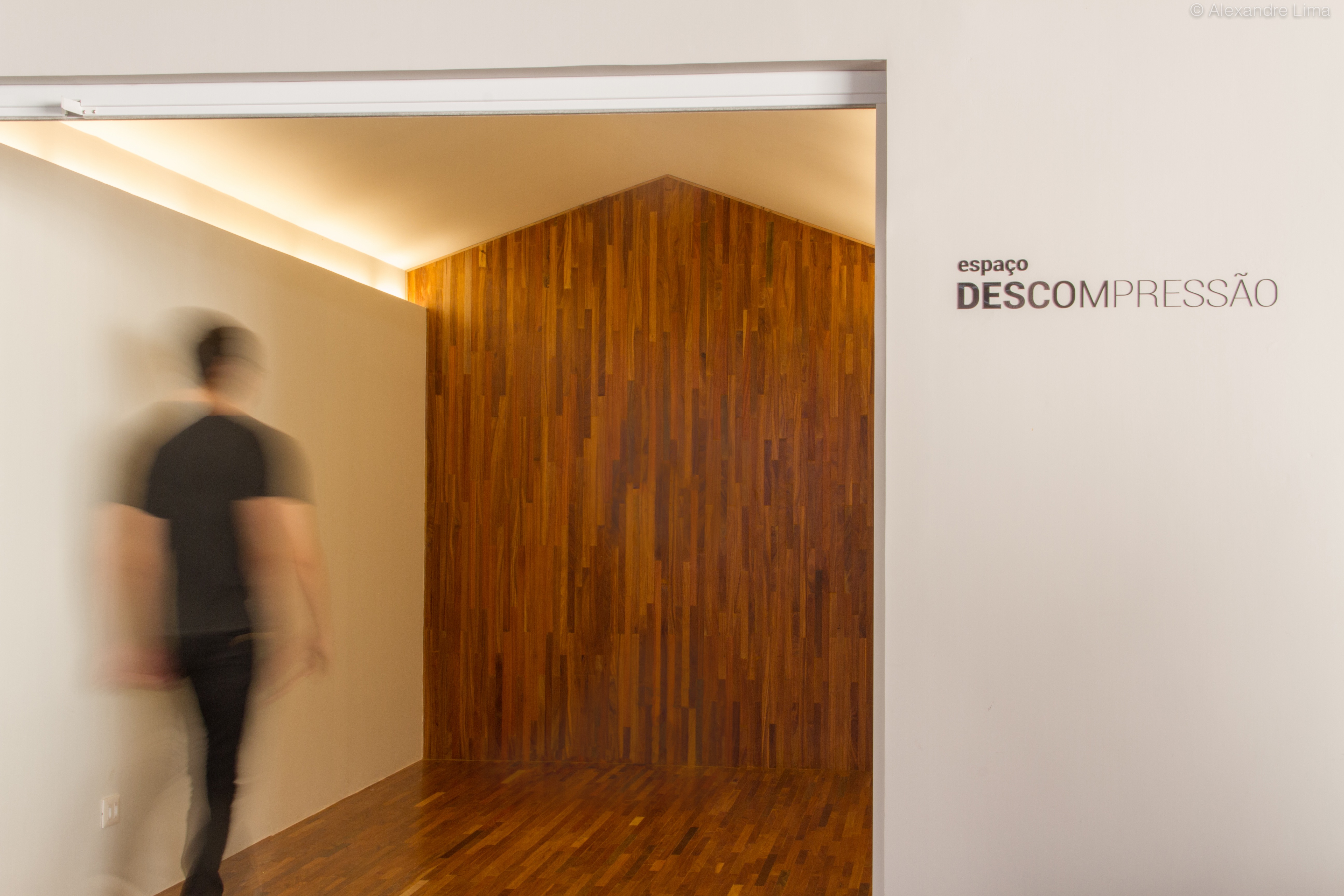 巴西库里蒂巴社保机构休闲空间设计-17