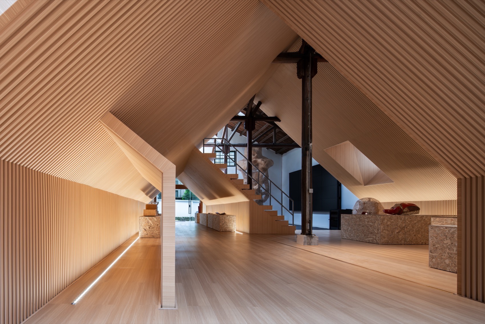 “仓中仓”媒体发布中心 | 旧仓库焕新生的空间魔法-10