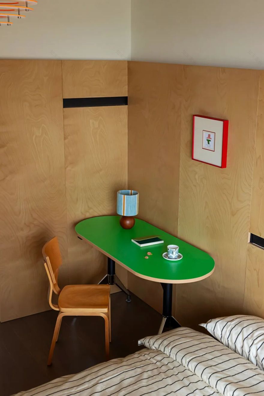 【新作】告别“样板间”:90后夫妻爆改精装房,打造纯粹包豪斯之家-58