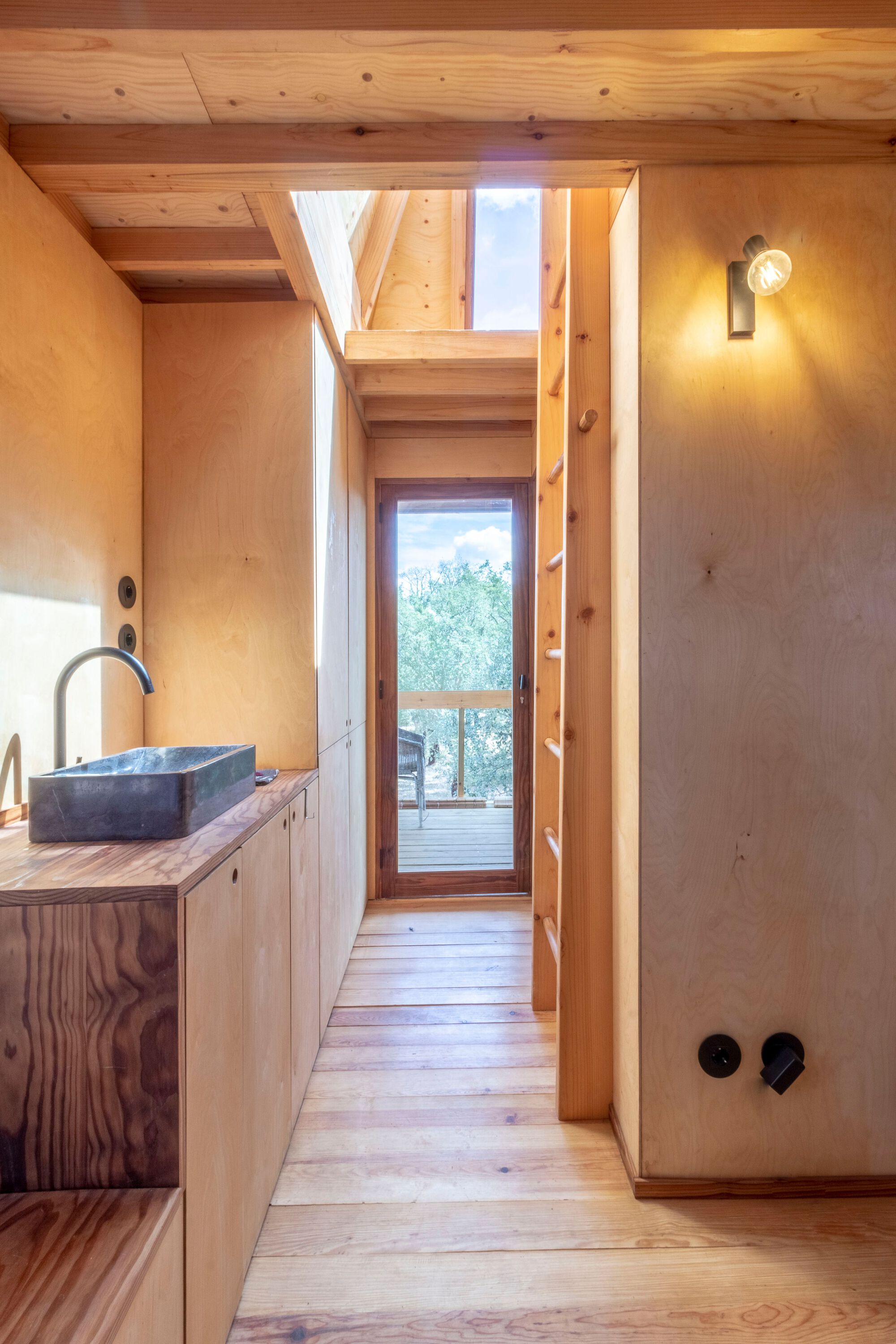 鸽子树屋丨葡萄牙丨Madeiguincho-26