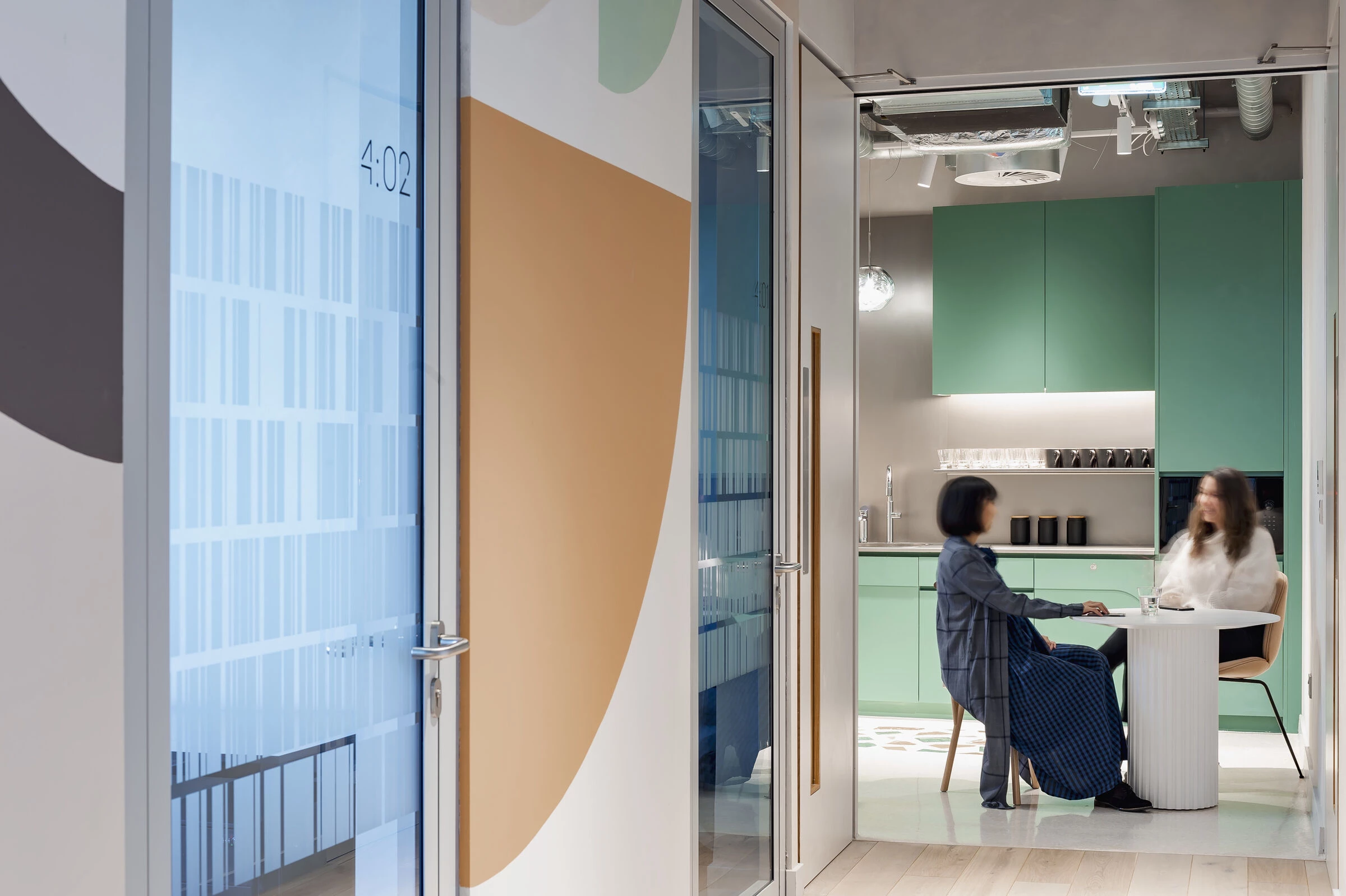 英国南安普敦 Mountbatten House 海滨风格办公室设计丨Hawkins,Brown,bUd studio-13