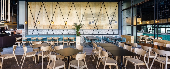 Bucharest 电车餐厅 · Yellow Office 的工业风设计-26