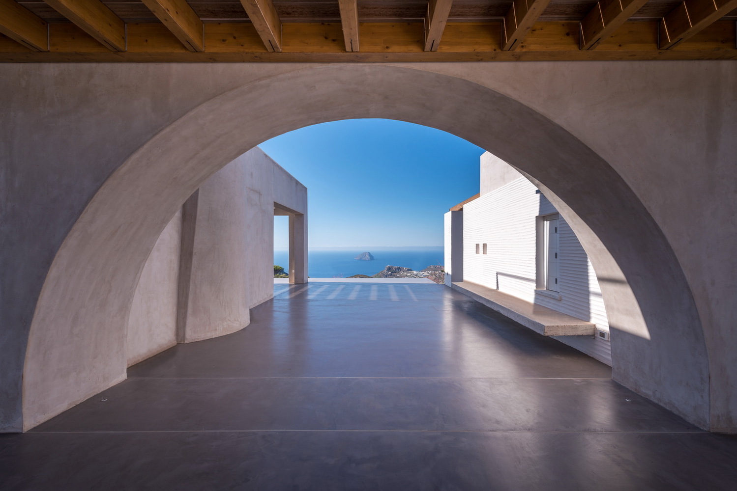 Mediterranean Style House Located in the Settlements of Nisi, in Greece-18