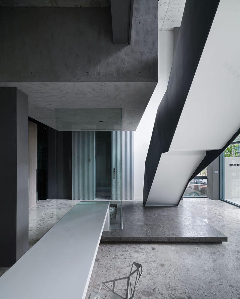 "RUIKE企業總部空間設計 | 原始與現代的完美交融"-8