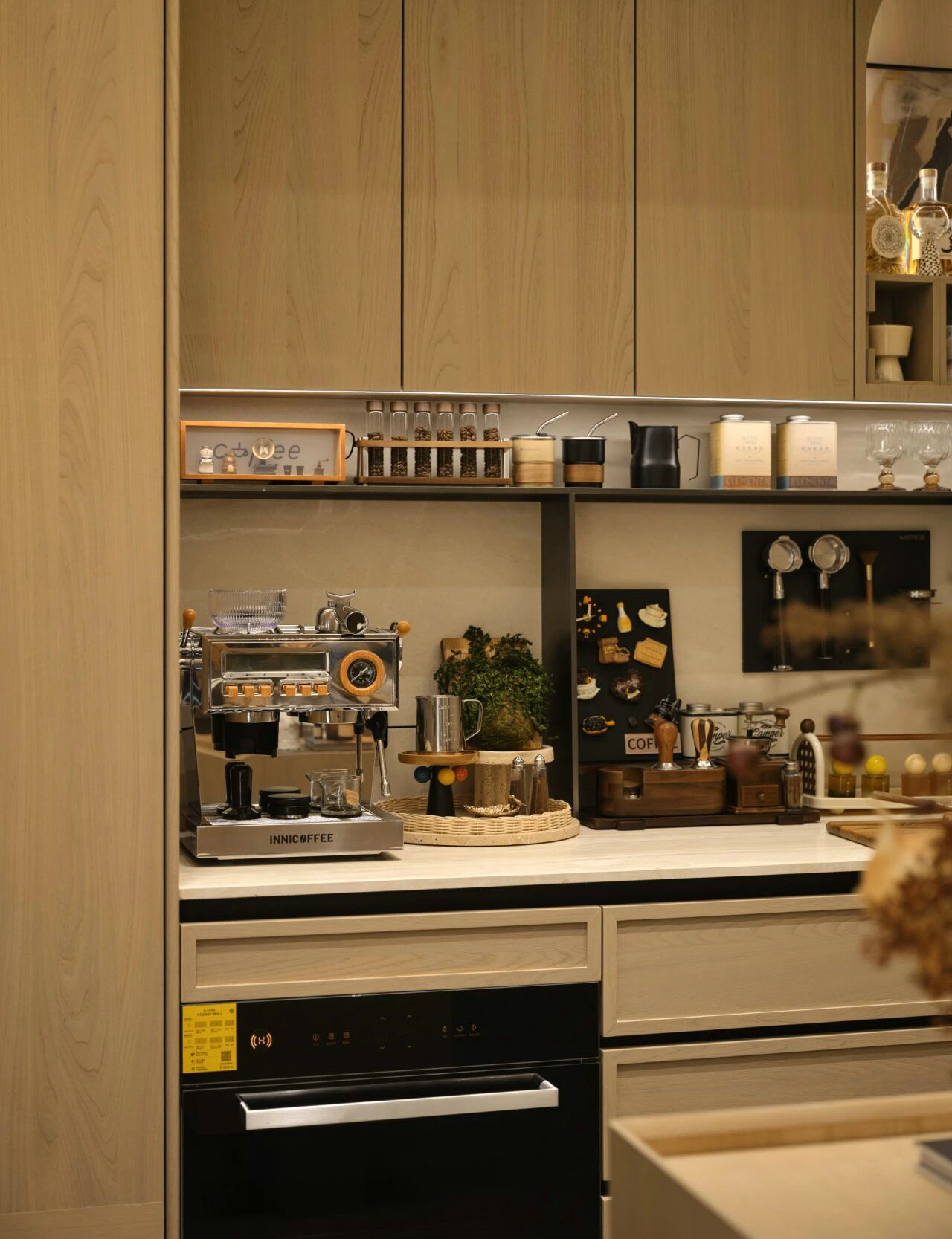 法云设计 · 南京华润润铂公寓丨中国南京丨软装设计为上海法云设计,室内设计为上海岳蒙设计-8