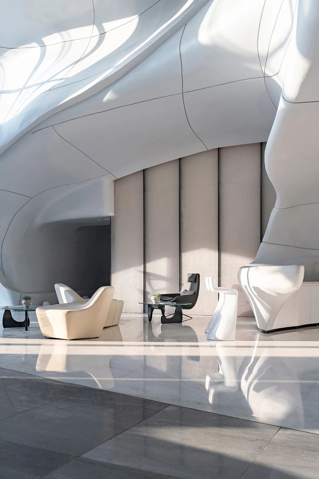 深圳榕江云玺营销中心 | 洞穴设计融入自然之美-13