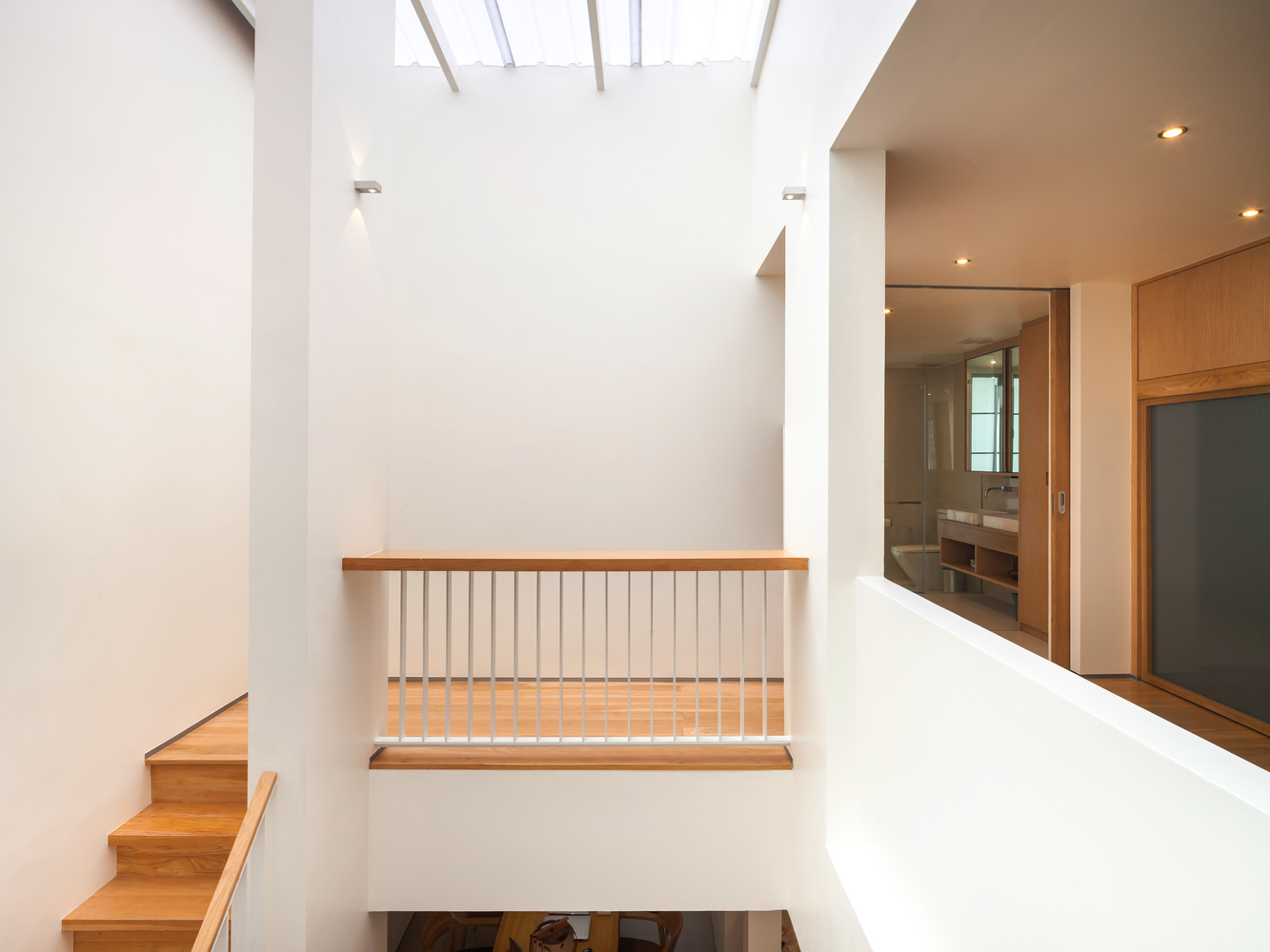 废弃联排别墅的轻盈翻新-48