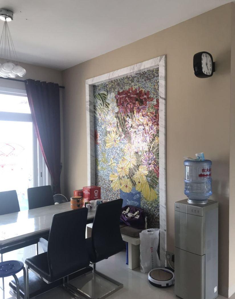 高级灰与木质元素打造温馨家居-18