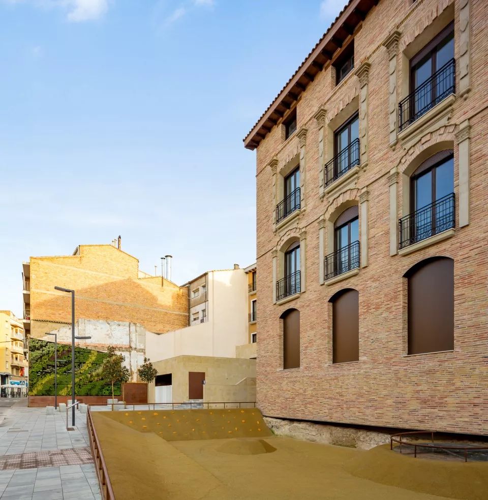 历史痕迹中的现代住宅群-46