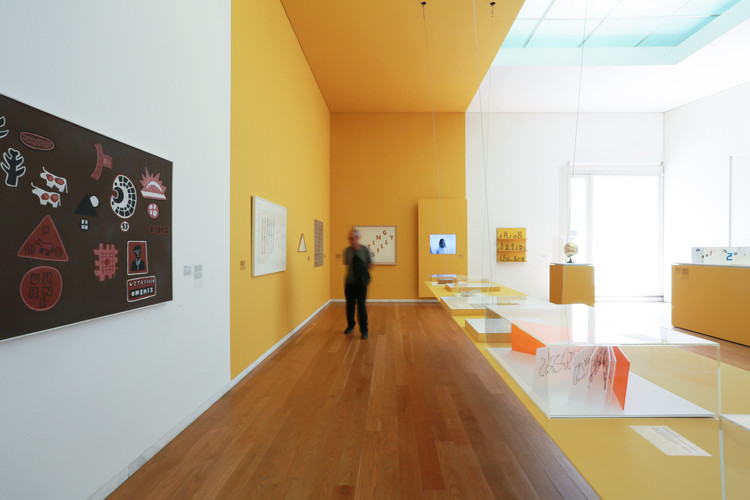 色彩之舞 · 西扎的 Serralves 藏品展-18