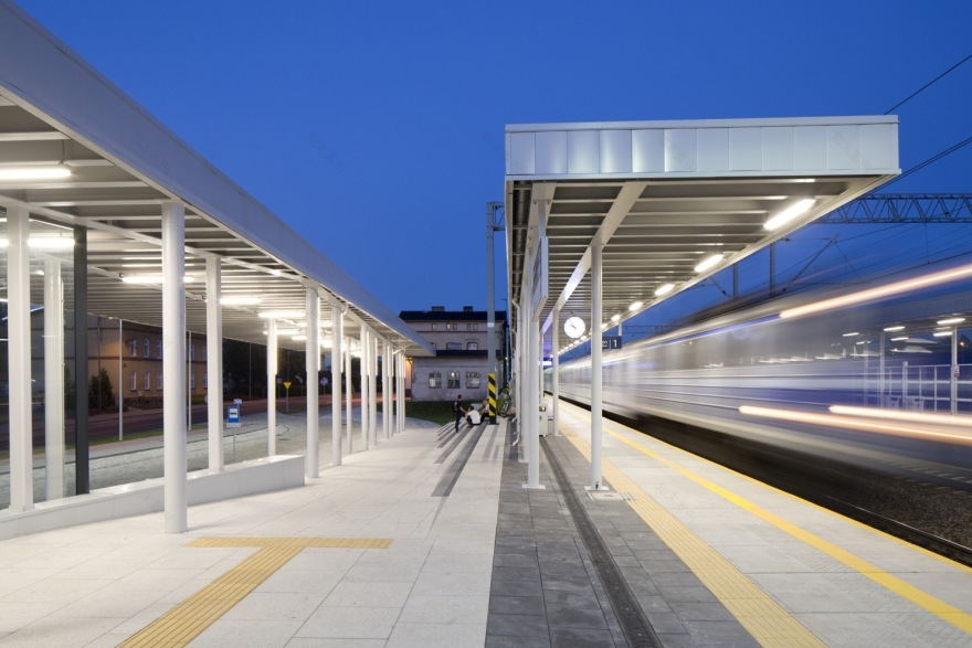 波兰索雷克库贾斯基交通枢一体化设计-33