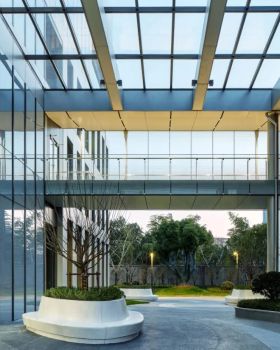 上海机场运行指挥中心扩建工程丨中国上海丨华建集团华东建筑设计研究院有限公司