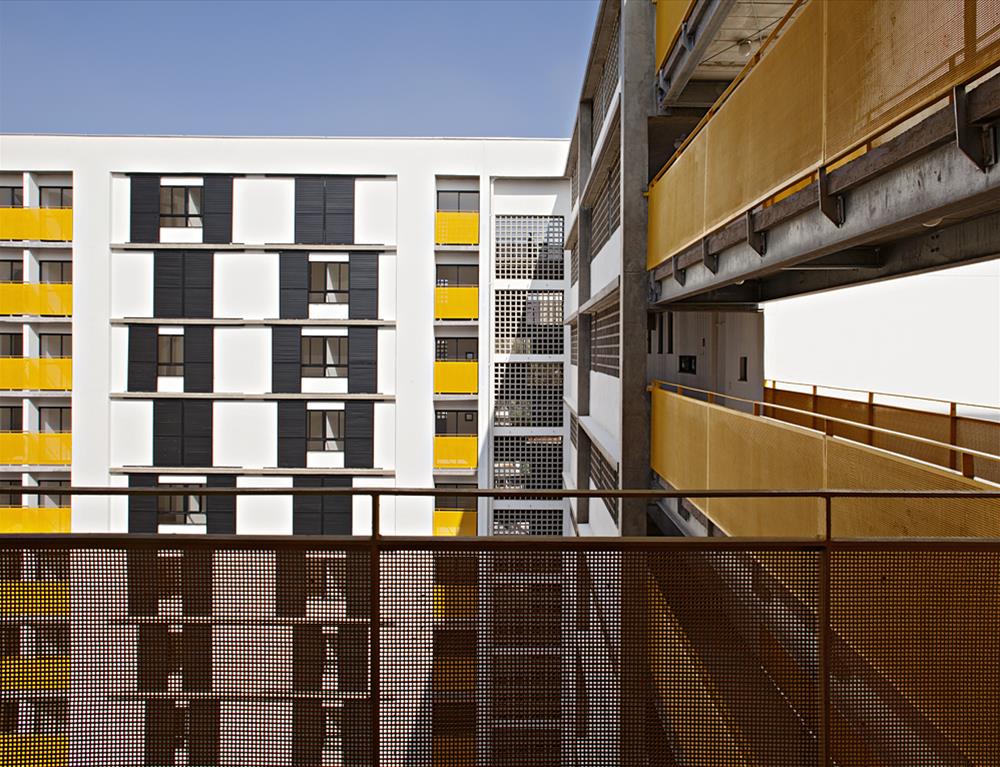 巴西圣保罗 Corruíras 住宅区——经济实惠与设计的完美结合-11