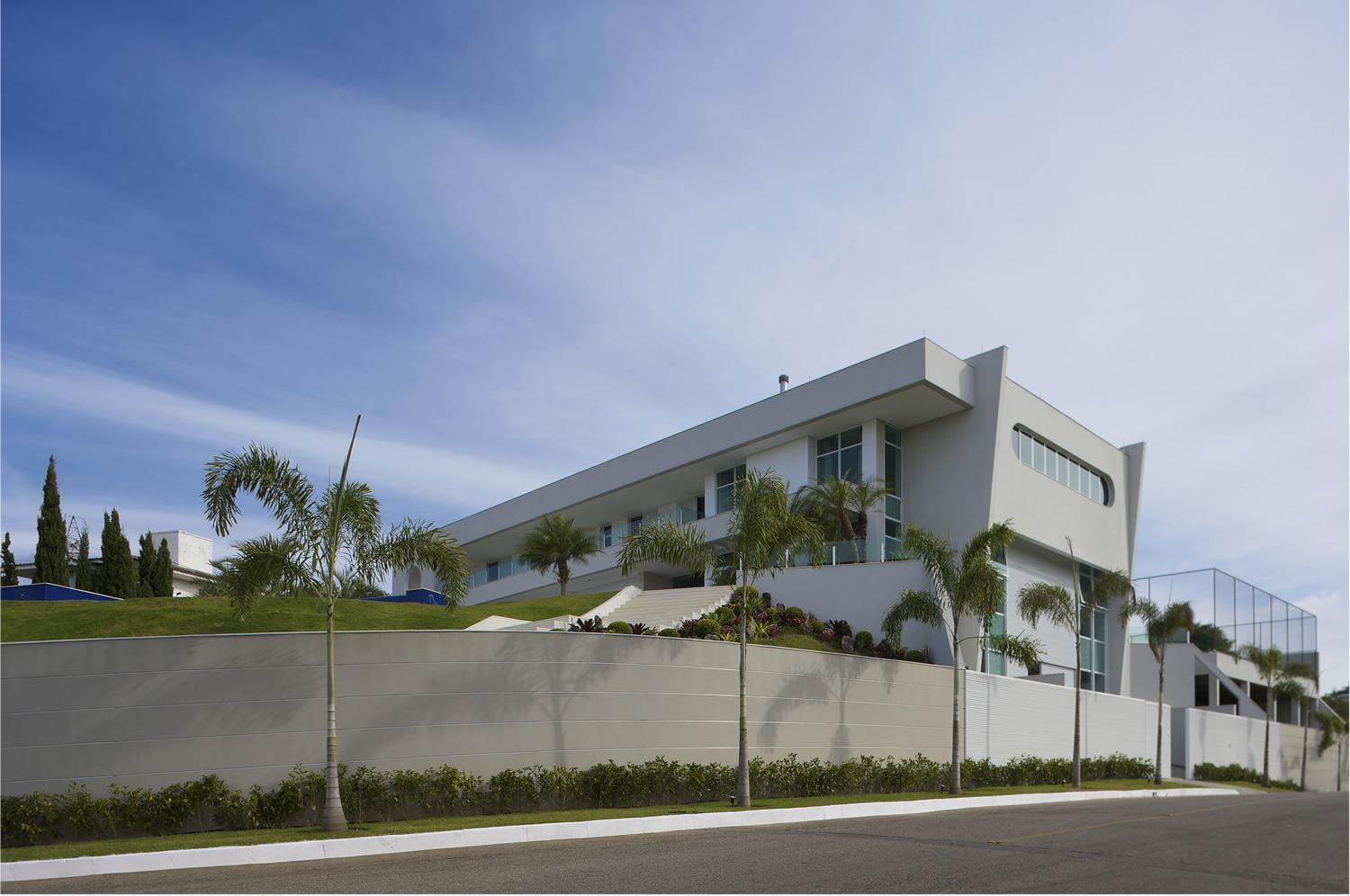 巴西 MG 州 Farkasvölgyi Arquitetura 设计的多功能住宅-3