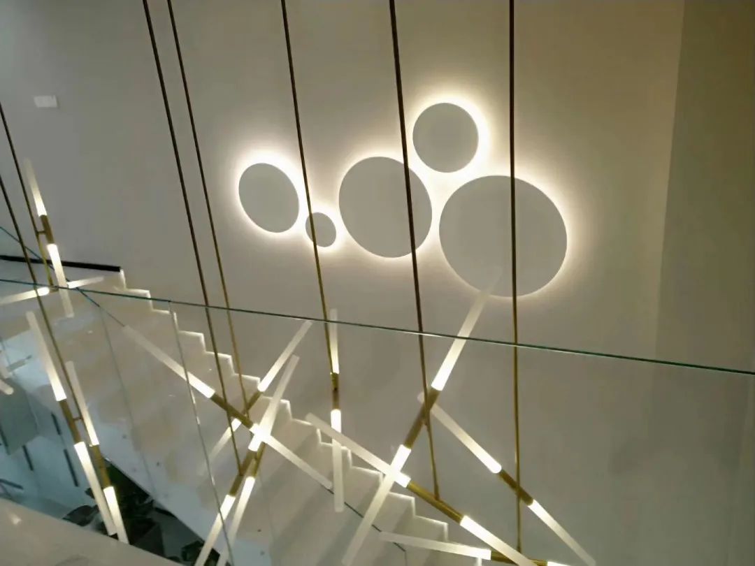 武汉科技感办公室设计 | 楼梯与前台交相辉映-22