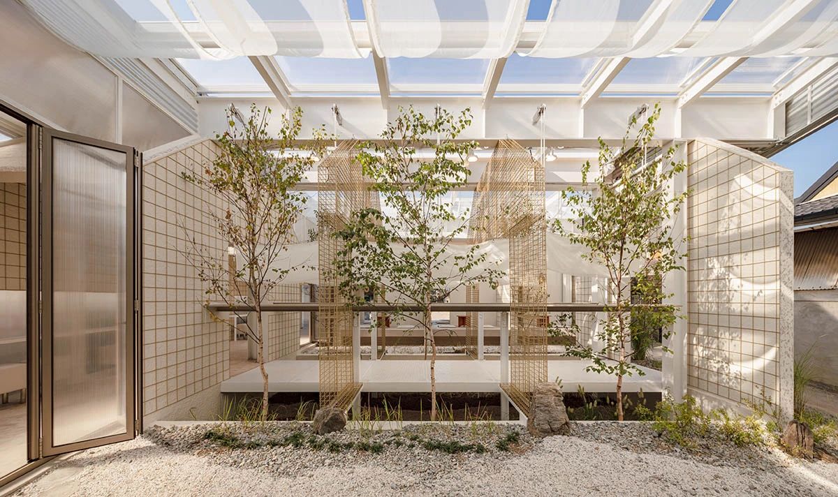 韩国旧厂房改造，变身特色咖啡厅-10