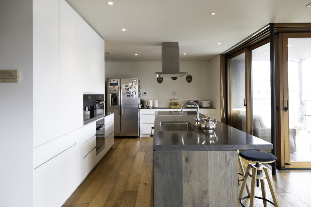 築40年の木造住宅をフルリノベ都心のアウトドアリビングで景色＆バーベキューを堪能する | Renovation | 100%LiFE-9