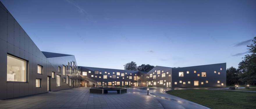 丹麦 Skovbakke 小学 | 木质温馨,绿色环保的教育空间-42