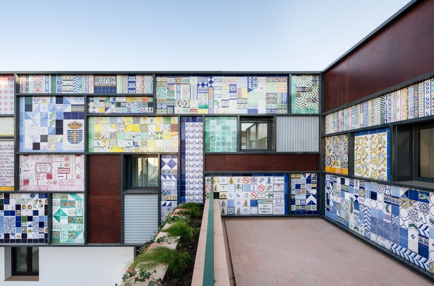 Restaurant and Hotel in Pottery Factory Montalván in Triana, Seville-35