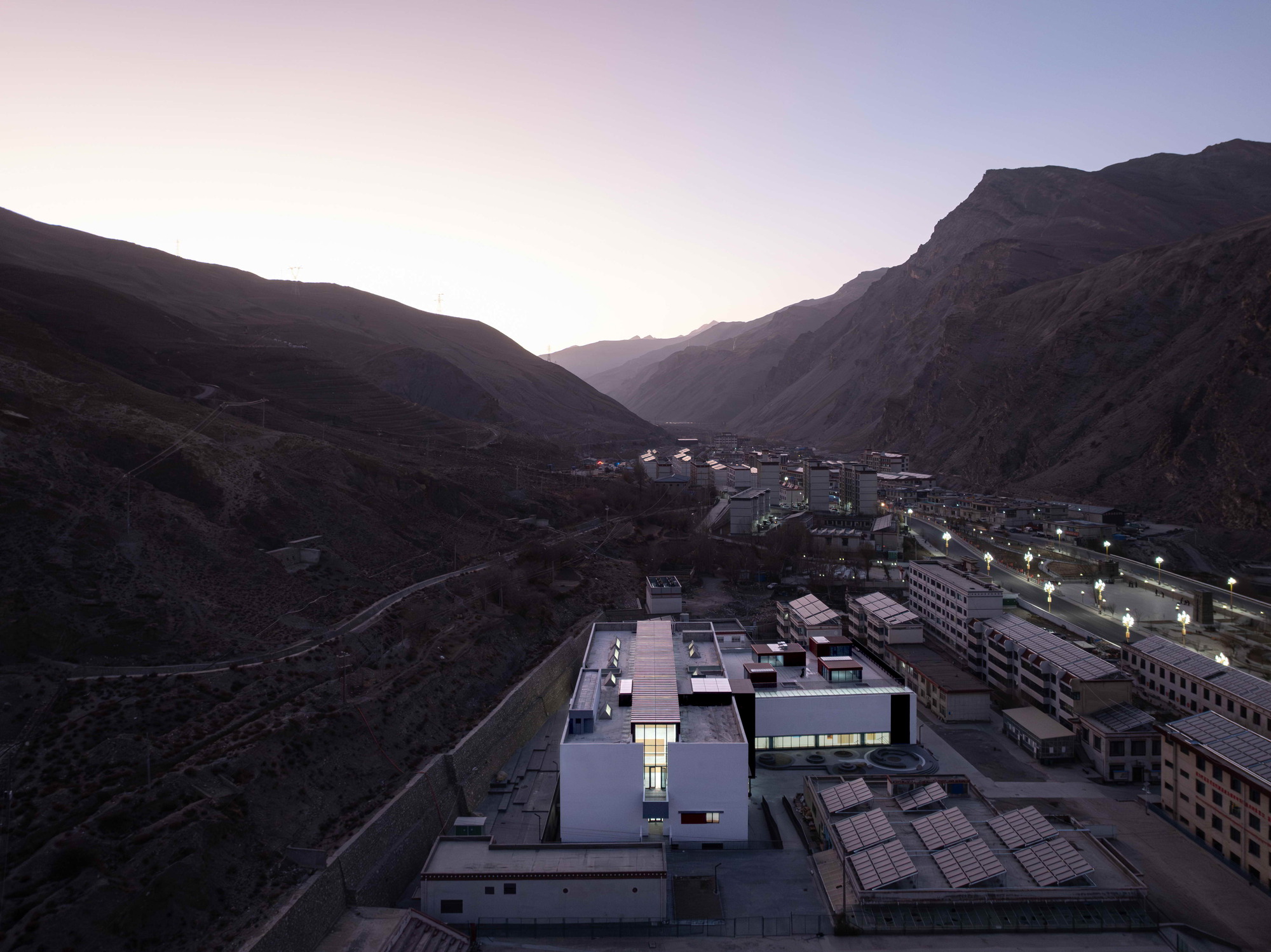 洛扎县中学多功能艺术中心丨中国山南丨深圳华汇设计,Das Design,万宇工程设计拉萨分公司-48