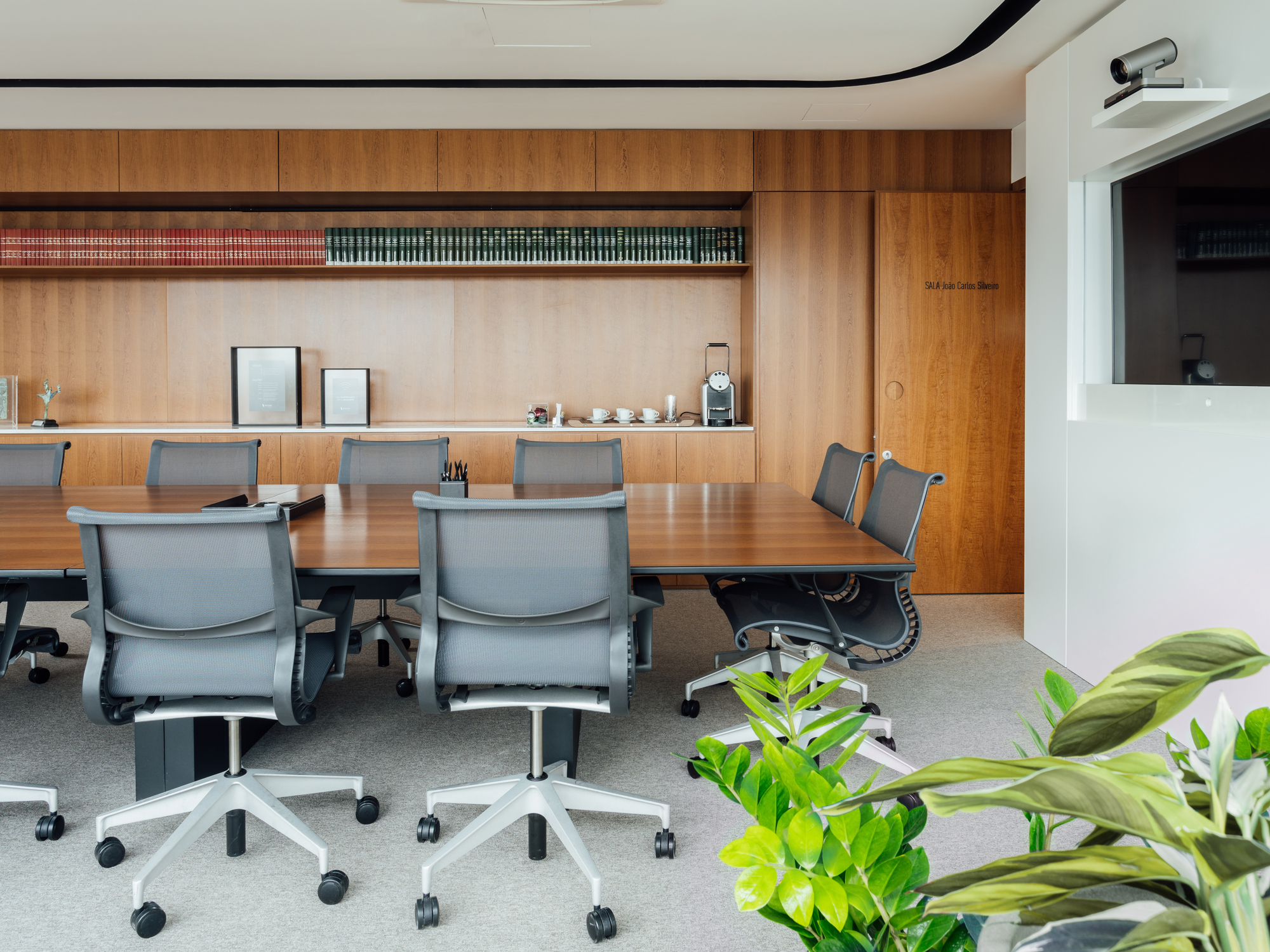 Silveiro 律师事务所办公室——有机设计展现流动空间-9