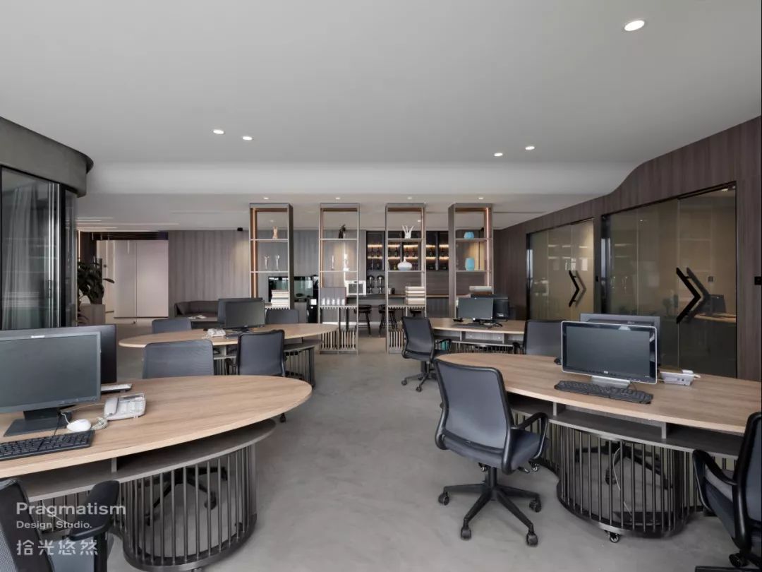 成都 V 派定制运营总部 | 极简前卫的办公空间设计-44