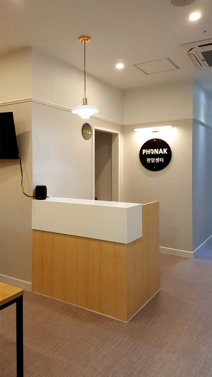 极简白调的清新空气中心-2