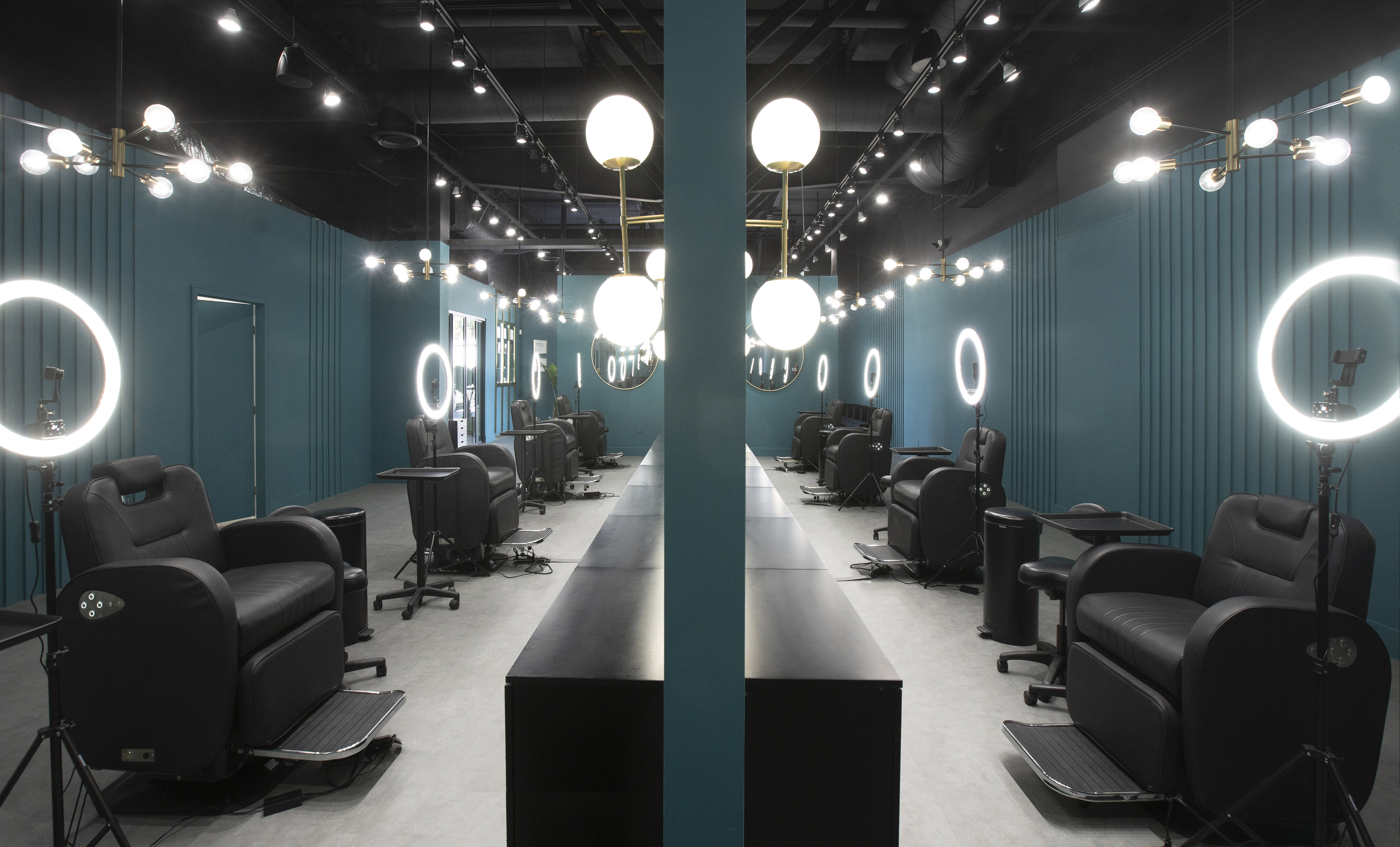 Omnia Lash Spa & boutique-3