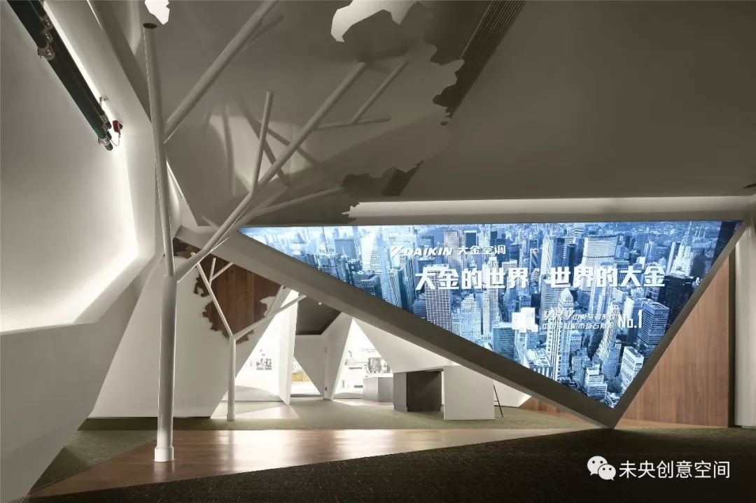 《光·荫》——自然光影塑造的办公展厅空间-54