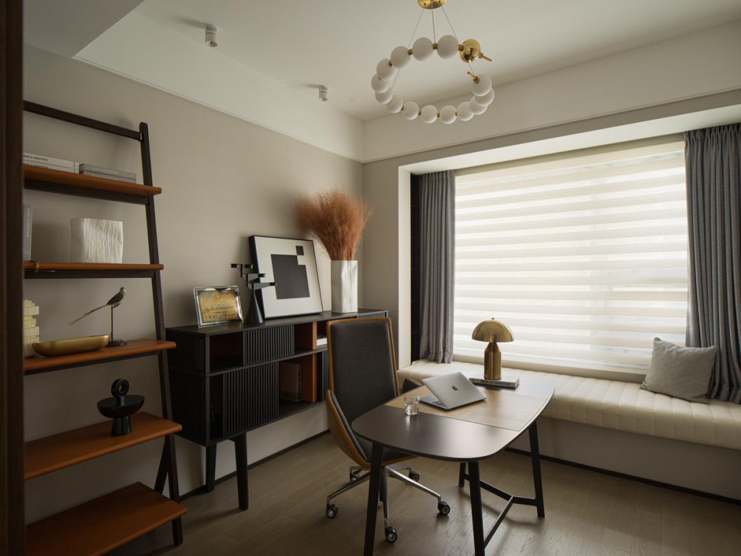 时而1人1猫时而人山人海，一间能展开能合上的“可折叠”房子-31