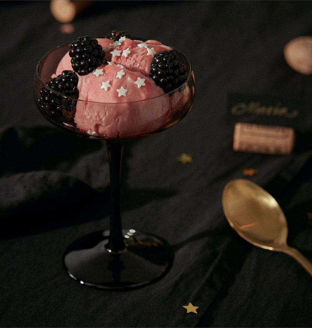 乌克兰新年餐桌设计 | 从奢华派对到雪白装饰-8