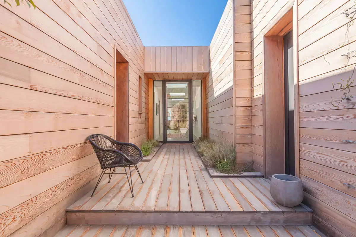 科西嘉海畔的完美融合 | 建筑大师的环保海景房-19