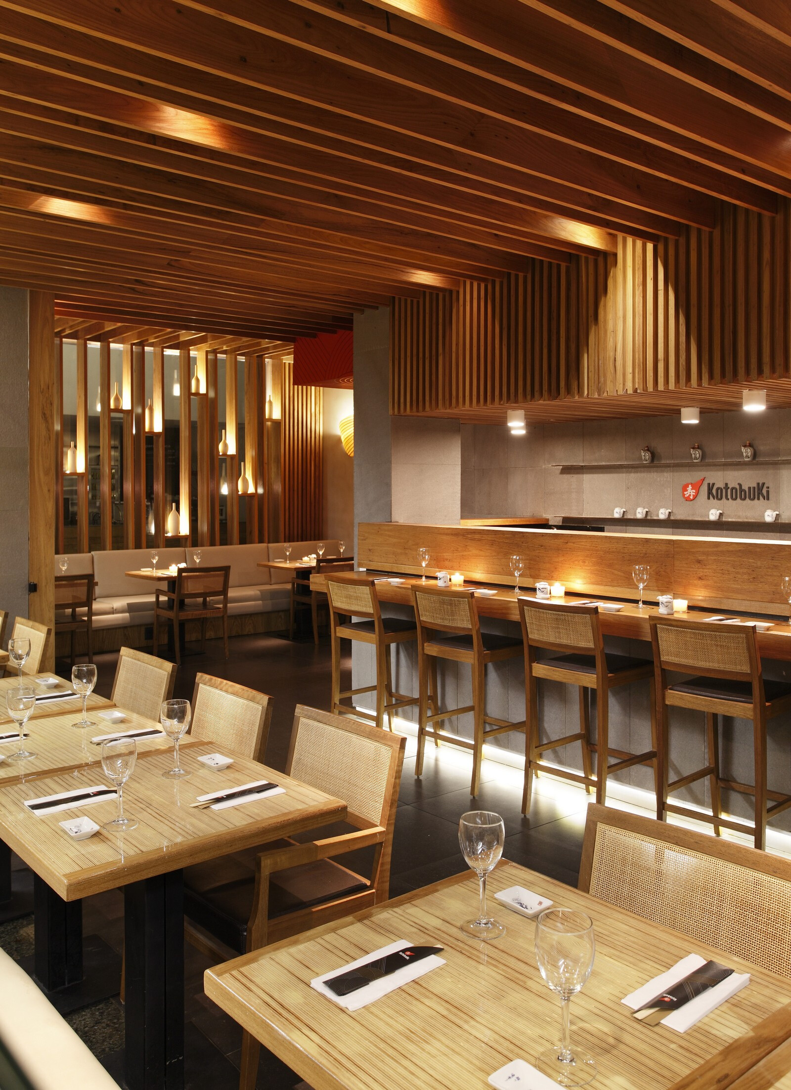 巴西传统日料店 Kotobuki 的现代翻新-20