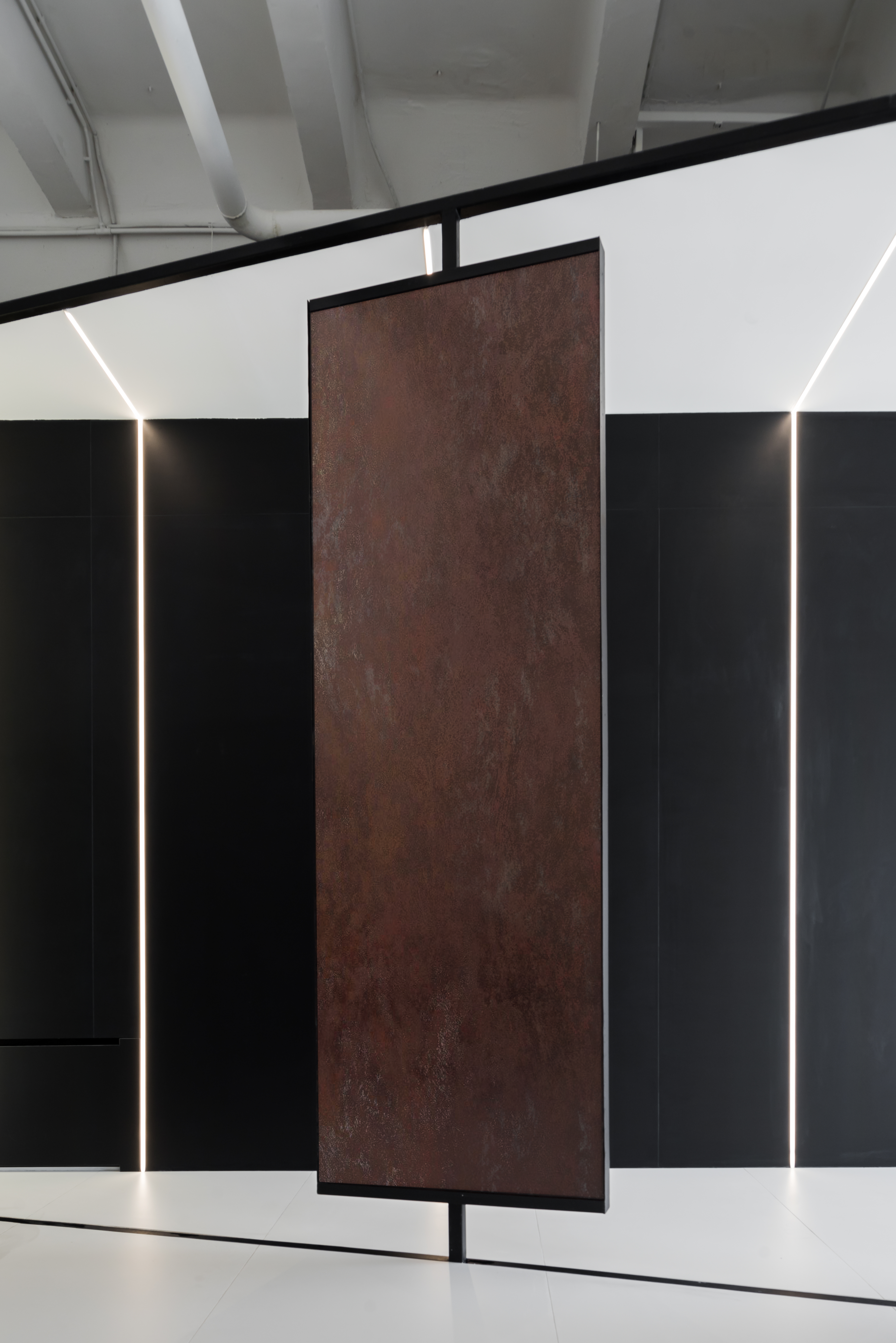 ARCHETYPE 展示与办公空间 | 黑白陶瓷艺术的立体呈现-3