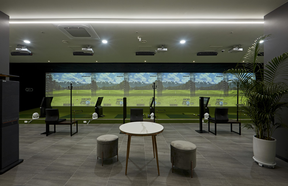 QED 高尔夫练习场 | 极简设计的 125 平米空间-8