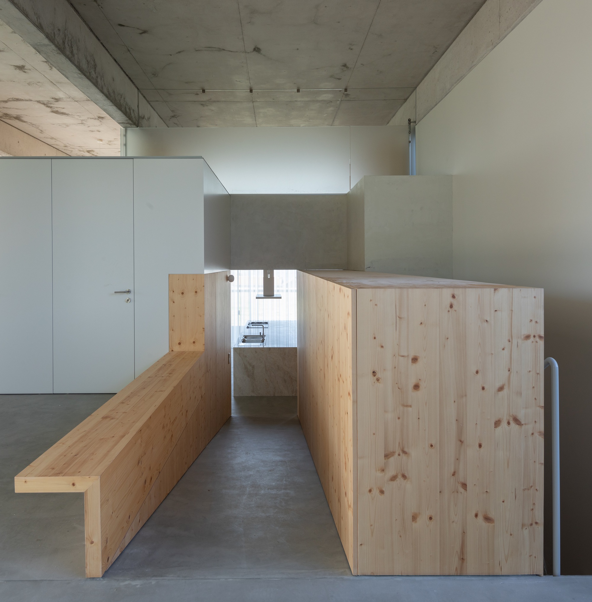 瓦拉达雷斯的房子丨葡萄牙丨Correia,Ragazzi Arquitectos-24